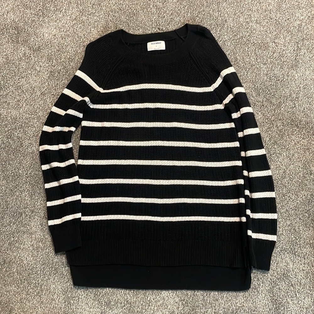 Old Navy Medium Women’s Striped Sweater